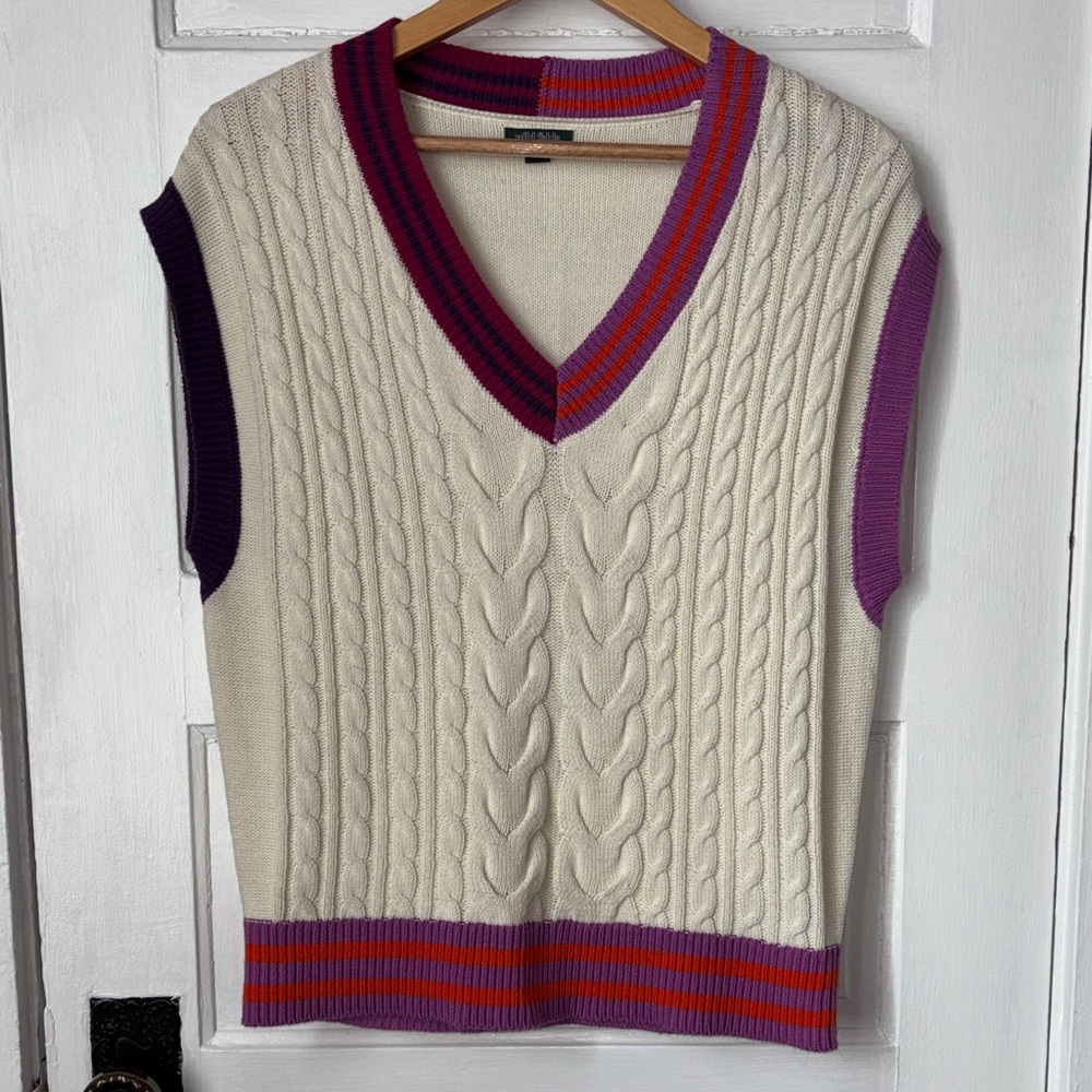 WILD FABLE OVERSIZED CABLE KNIT VEST WITH STRIPED TRIM
